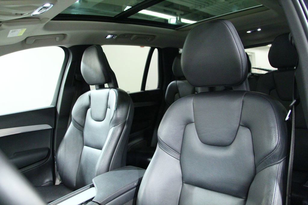 Used 2016 Volvo XC90 T6 Momentum image 6