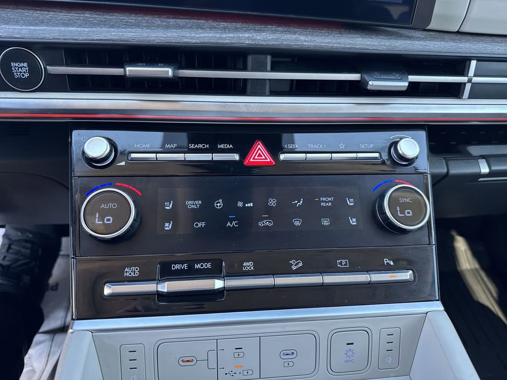 Used 2025 Hyundai Santa Fe Calligraphy image 25