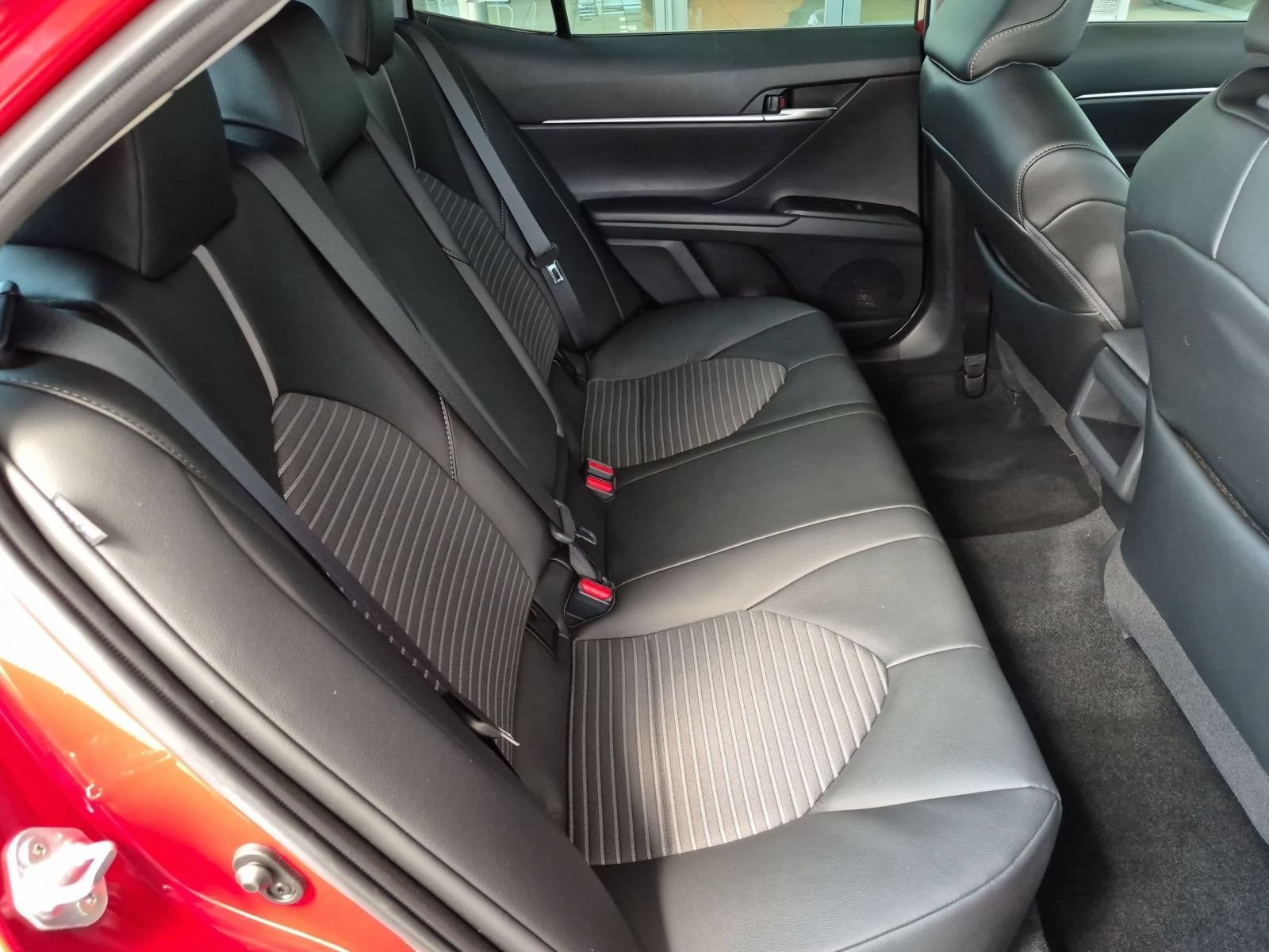 Used 2024 Toyota Camry SE FWD image 26