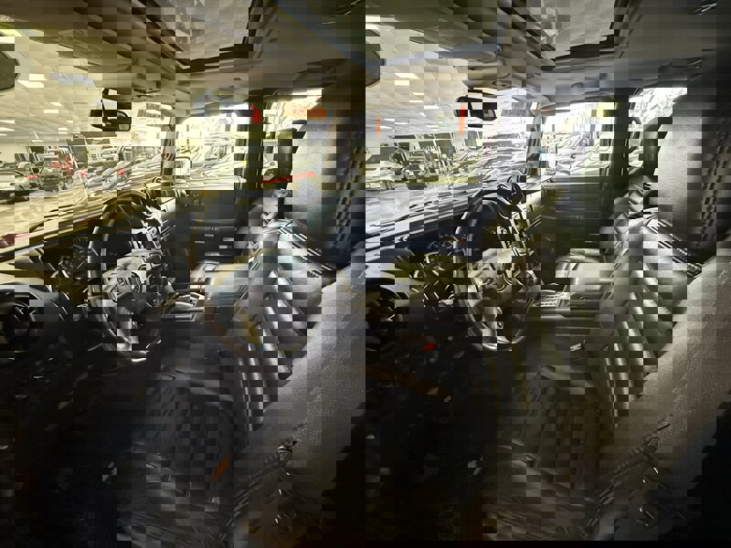 Used 2005 HUMMER H2 w/ Preferred Equipment Group image 9