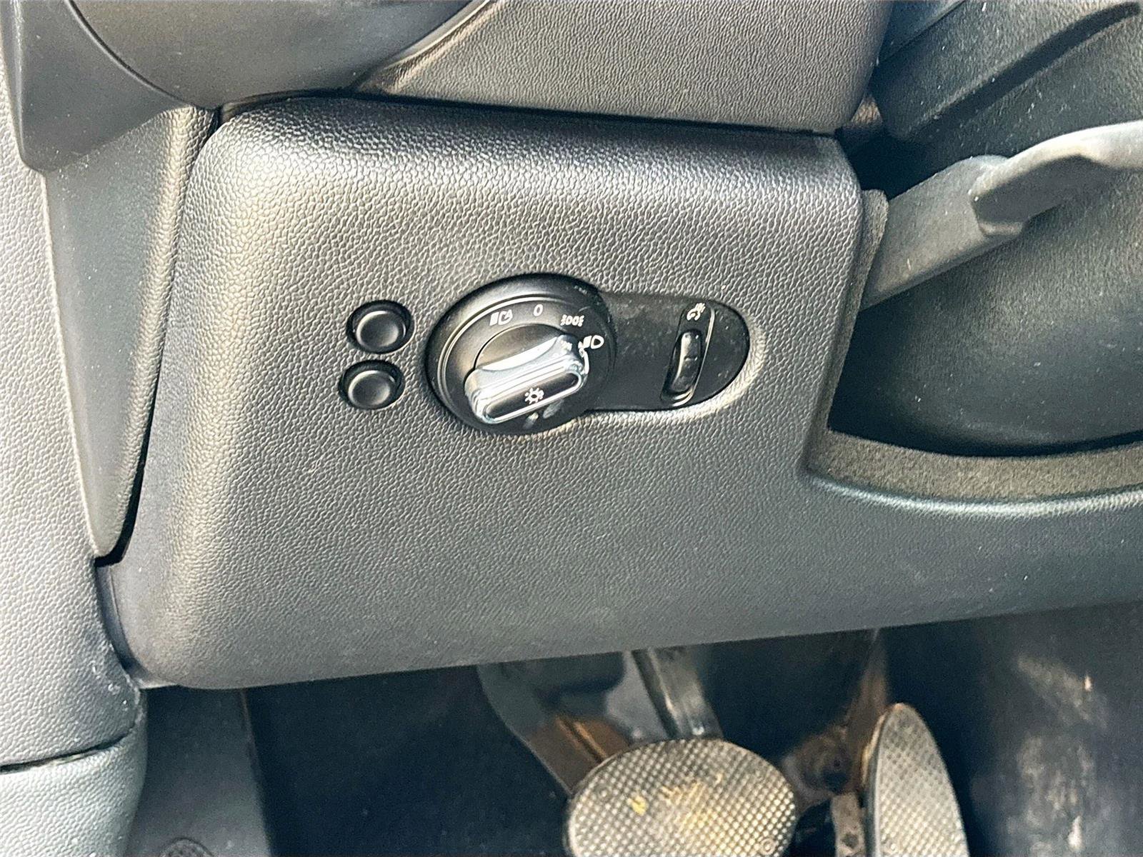 Used 2019 MINI Cooper 2-Door Hardtop FWD image 10