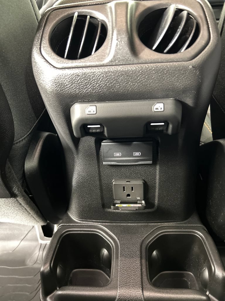 Used 2025 Jeep Gladiator Mojave w/ Convenience Group AWD/4WD image 19