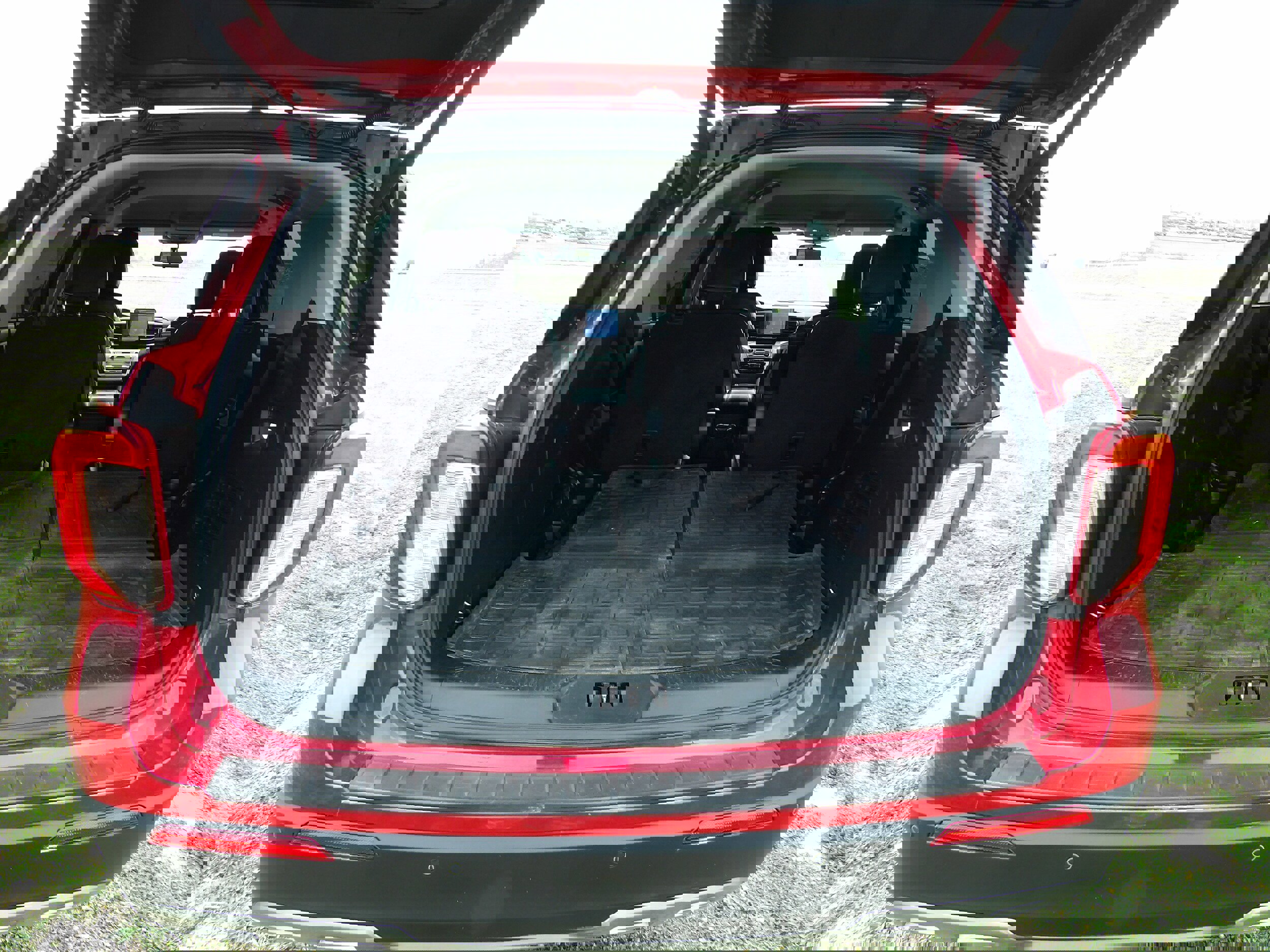 Used 2021 Ford Explorer XLT w/ Equipment Group 202A image 9