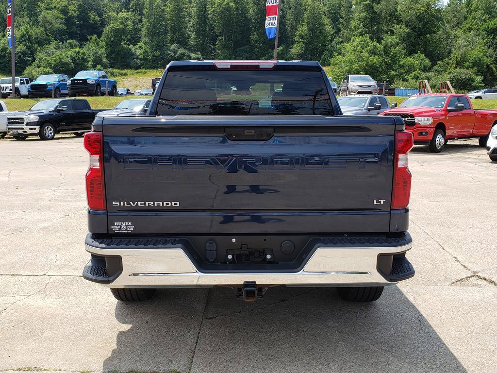 Used 2022 Chevrolet Silverado 1500 LT AWD/4WD image 4