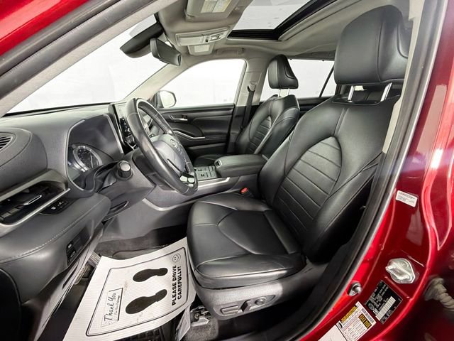 Used 2020 Toyota Highlander XLE AWD/4WD image 19