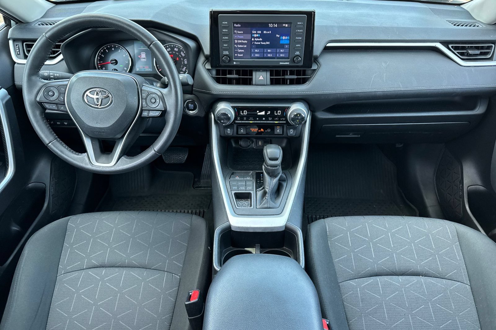 Used 2022 Toyota RAV4 XLE w/ Convenience Package AWD/4WD image 15