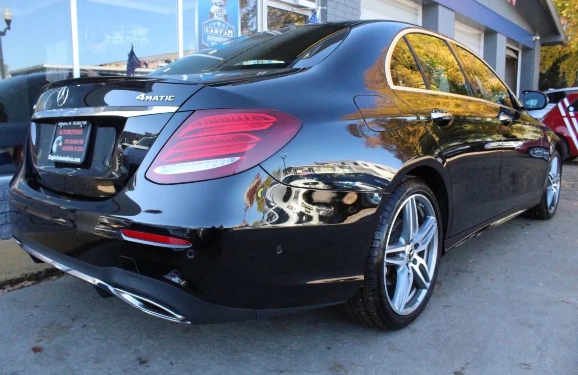 Used 2017 Mercedes-Benz E 300 4MATIC image 3
