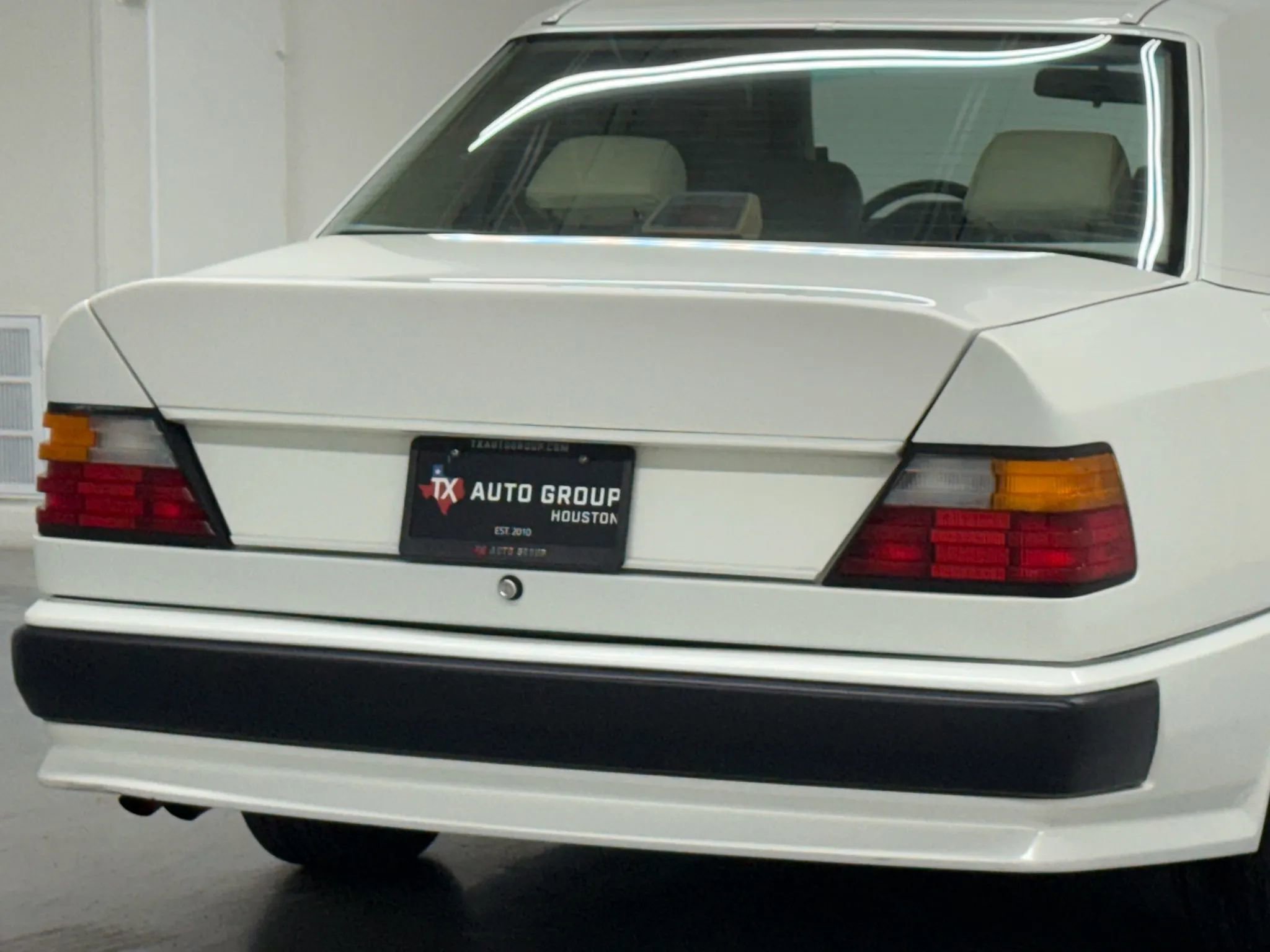 Used 1990 Mercedes-Benz 300 E 3.0 image 12