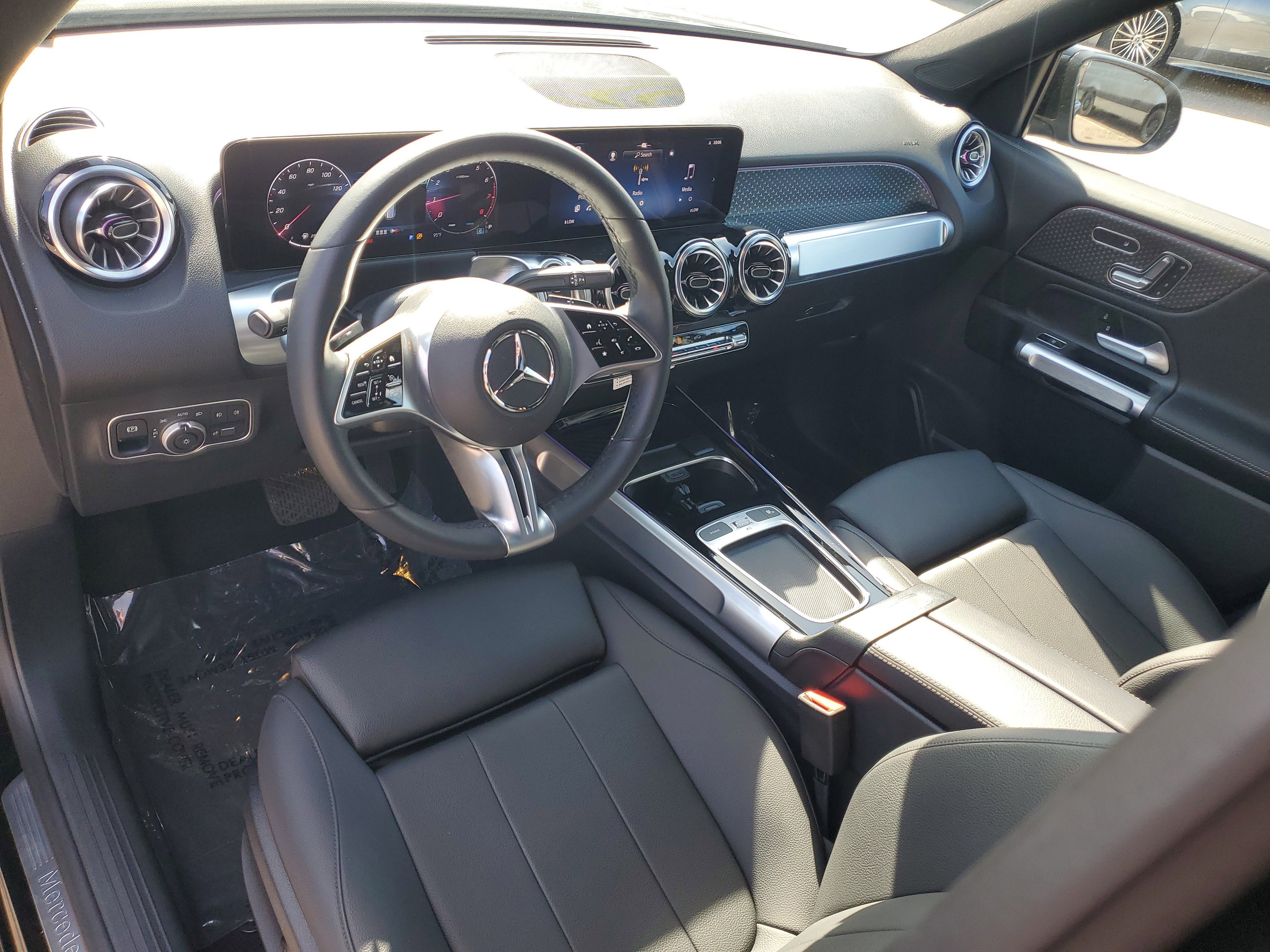 Certified 2025 Mercedes-Benz GLB 250 image 23