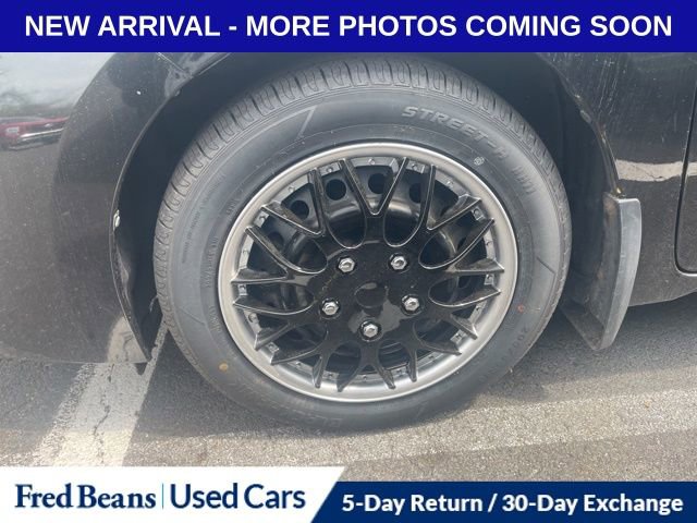 Used 2018 Toyota Corolla LE FWD image 13