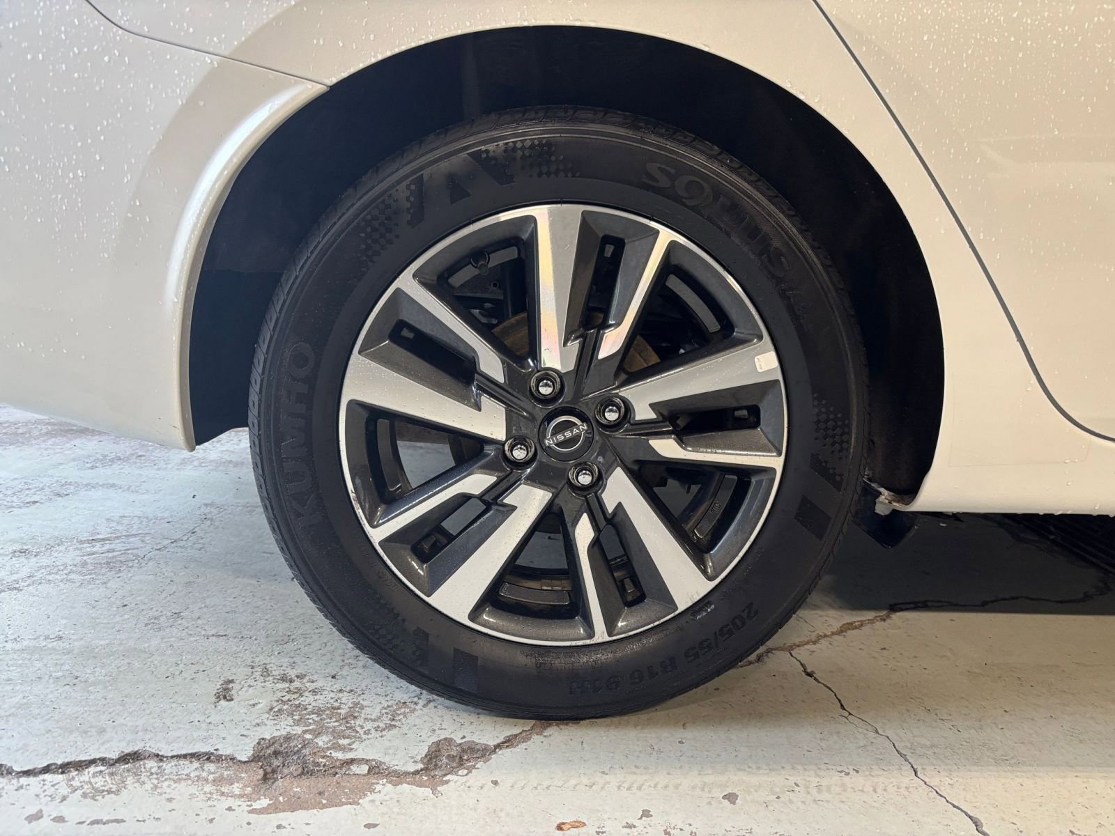 Used 2025 Nissan Versa SV FWD image 29