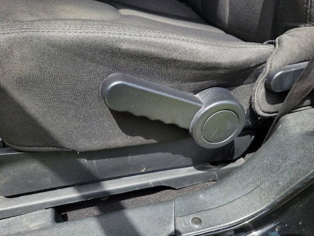 Used 2018 Jeep Wrangler Sport w/ Connectivity Group image 14