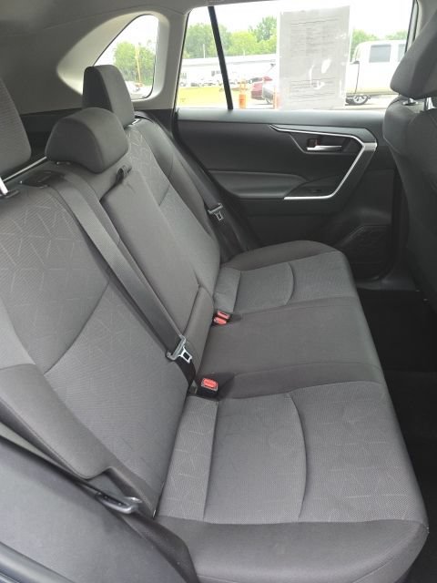 Used 2025 Toyota RAV4 XLE AWD/4WD image 26