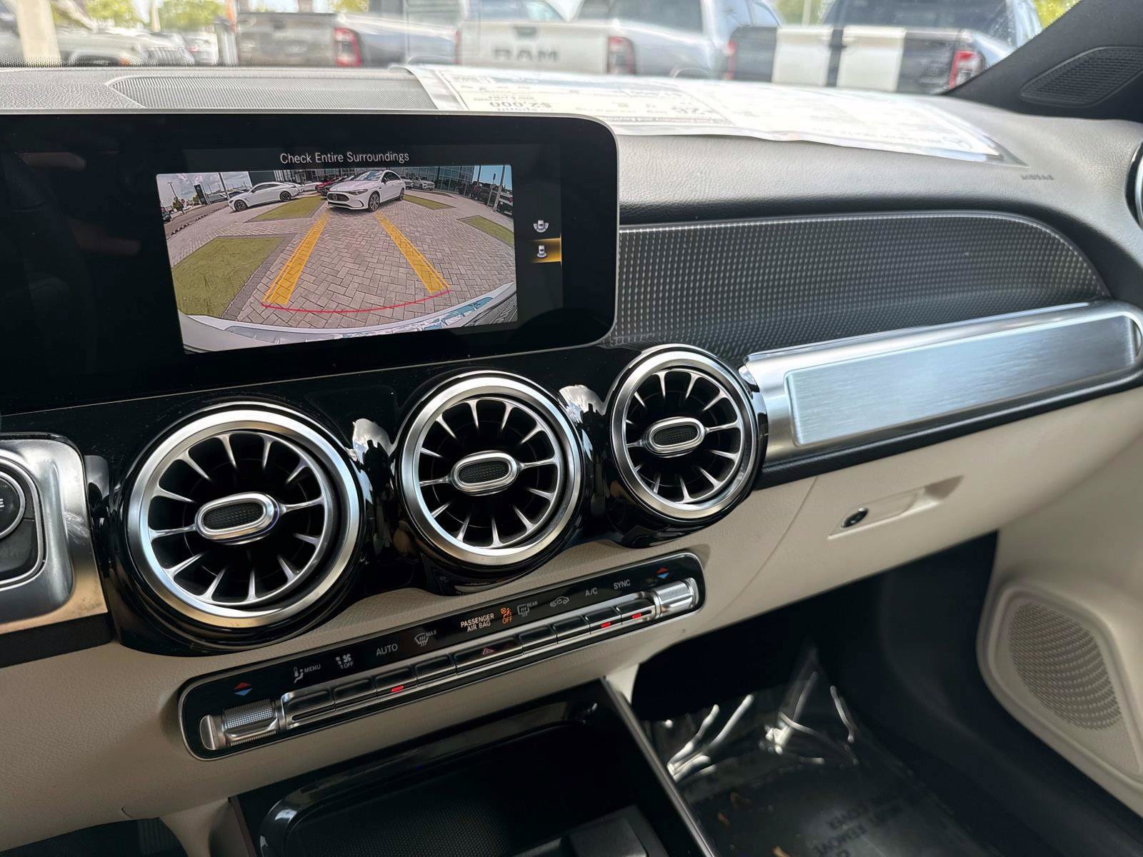 Certified 2021 Mercedes-Benz GLB 250 4MATIC image 27