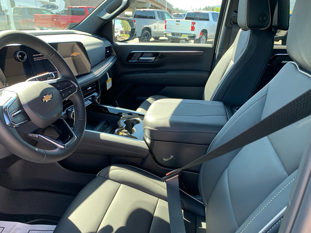 New 2026 Chevrolet Suburban Premier AWD/4WD image 18