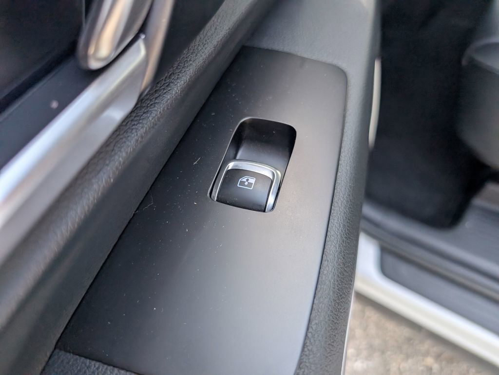 Used 2024 Kia Telluride S w/ S Sunroof Package image 10