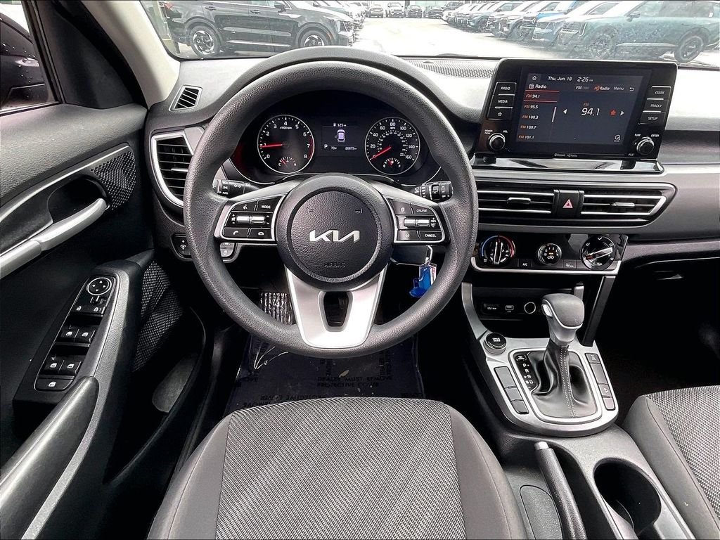 Used 2023 Kia Seltos LX AWD/4WD image 16