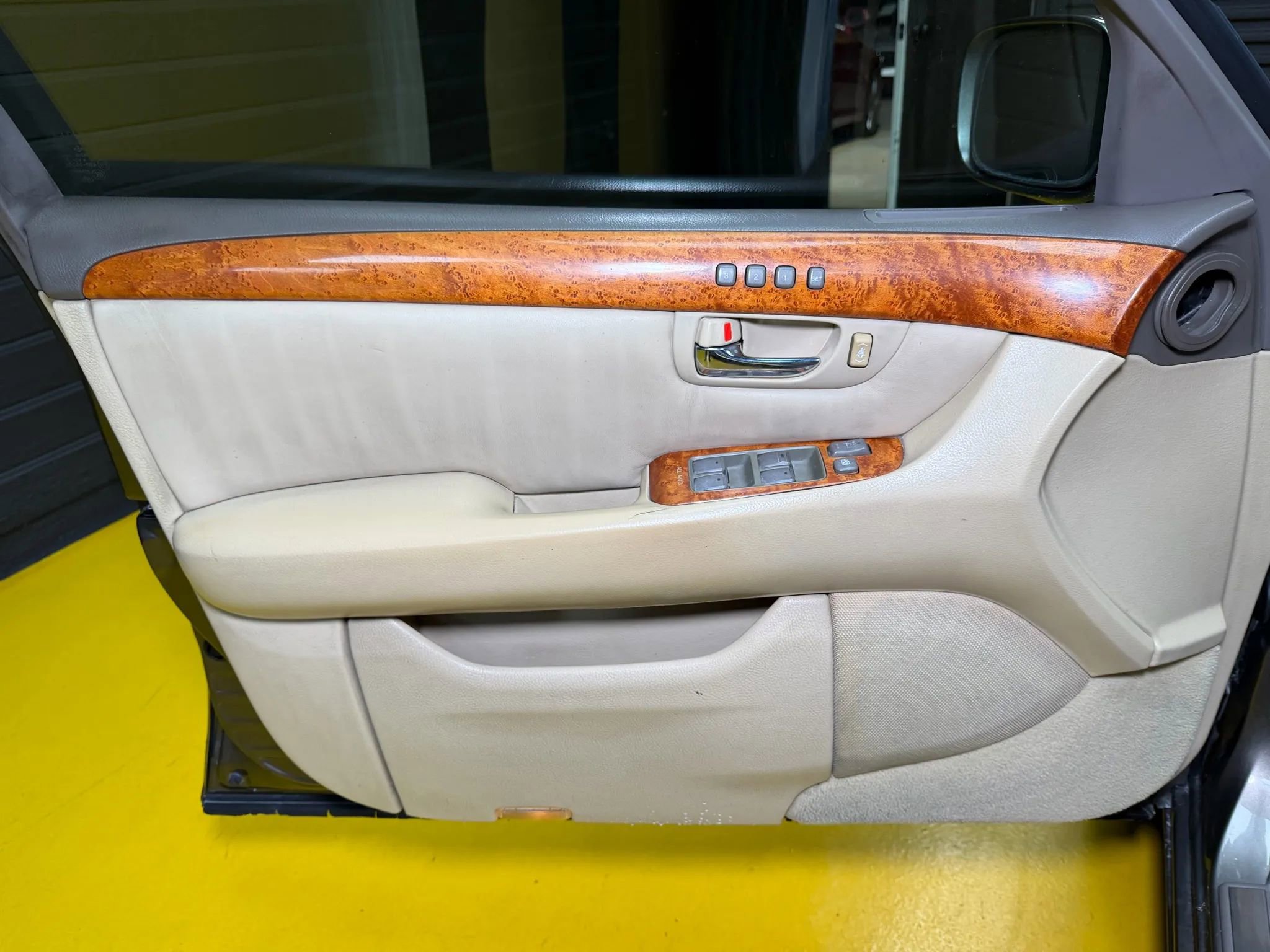 Used 2005 Lexus LS 430 image 33