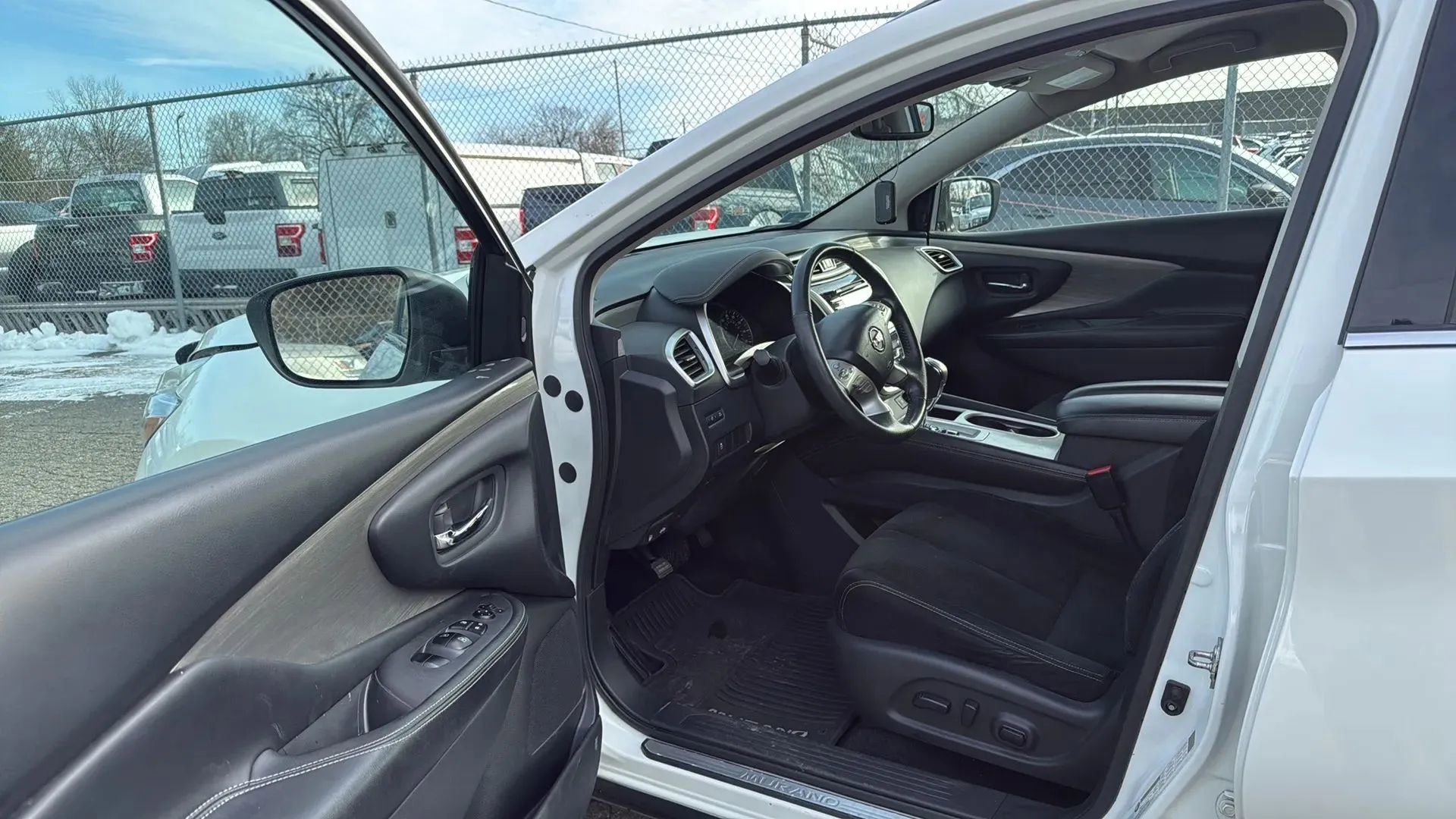 Used 2018 Nissan Murano SV image 23