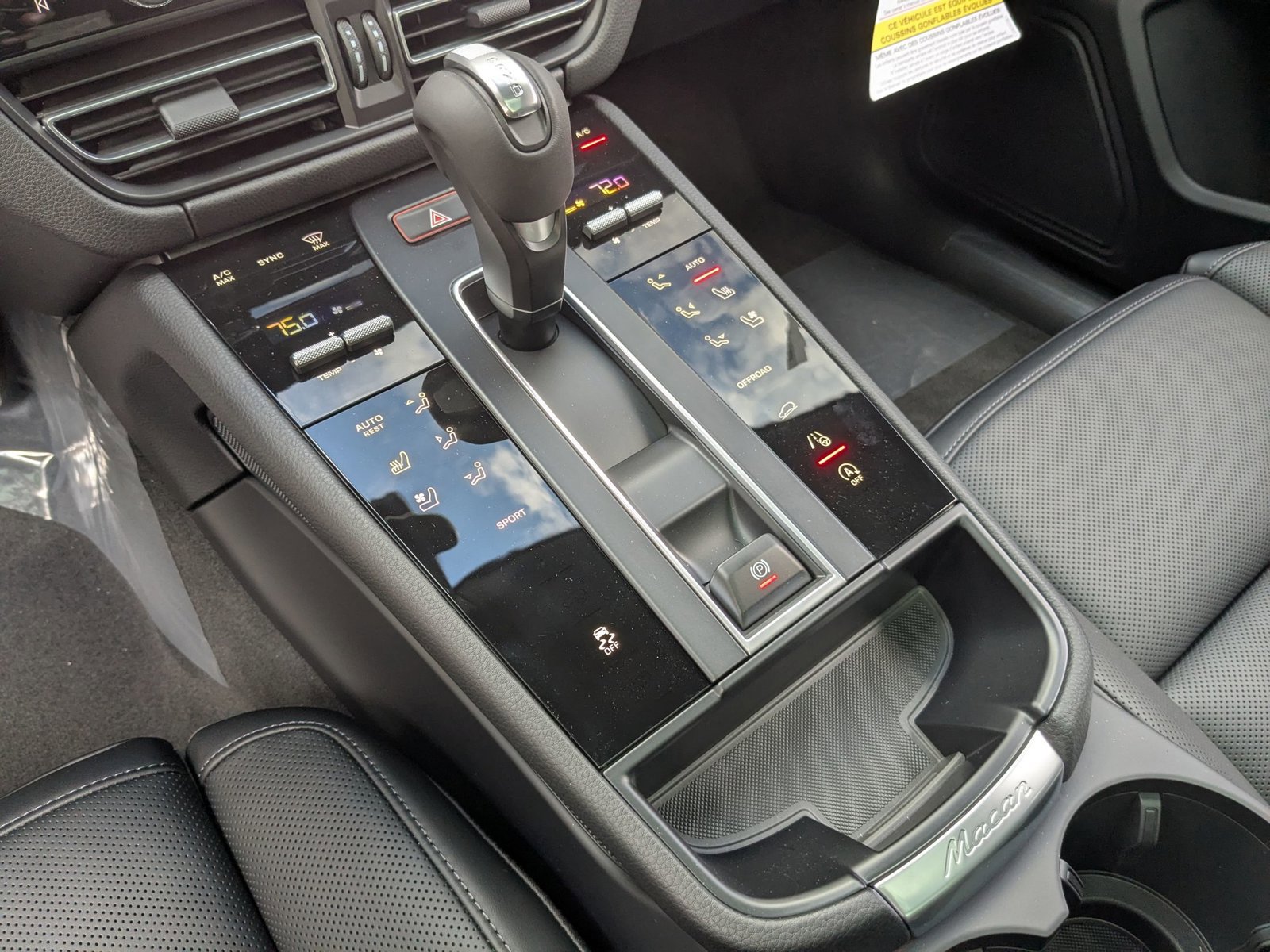 Certified 2026 Porsche Macan image 21