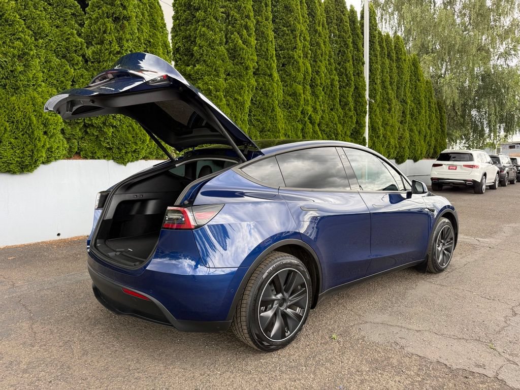 Used 2022 Tesla Model Y Long Range AWD/4WD image 9