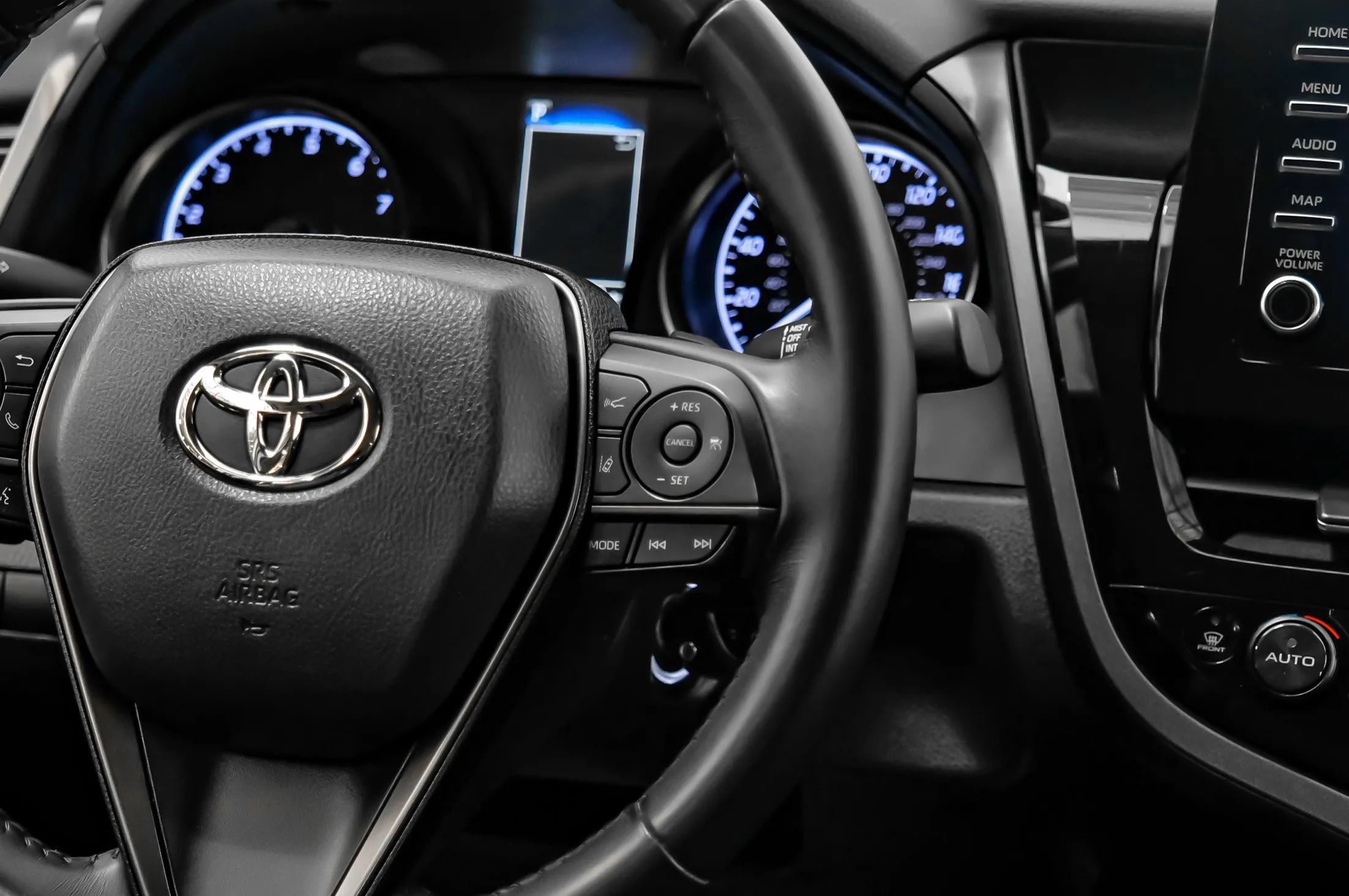 Used 2022 Toyota Camry SE FWD image 15