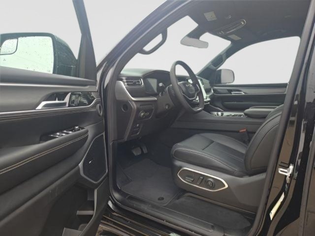New 2026 Jeep Grand Wagoneer Limited AWD/4WD image 10