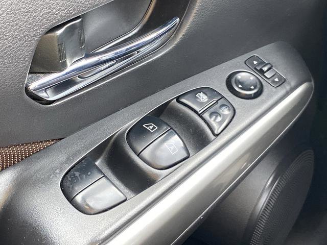 Used 2020 Nissan Kicks SR w/ Exterior Package image 17