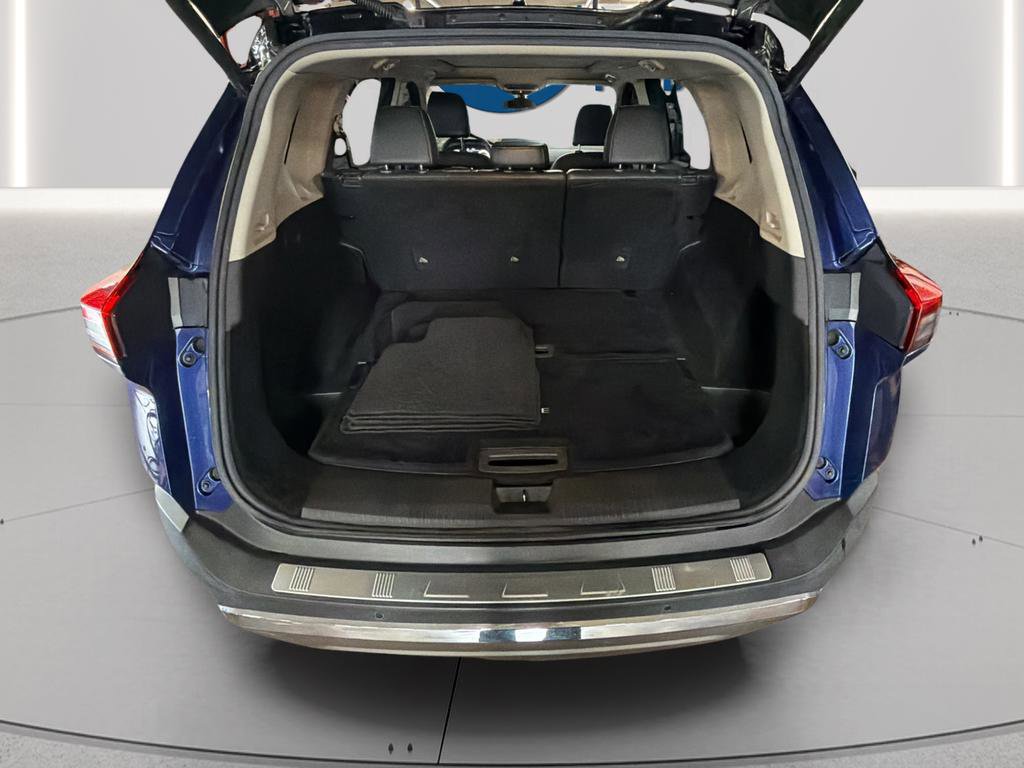 Used 2021 Nissan Rogue Platinum image 22