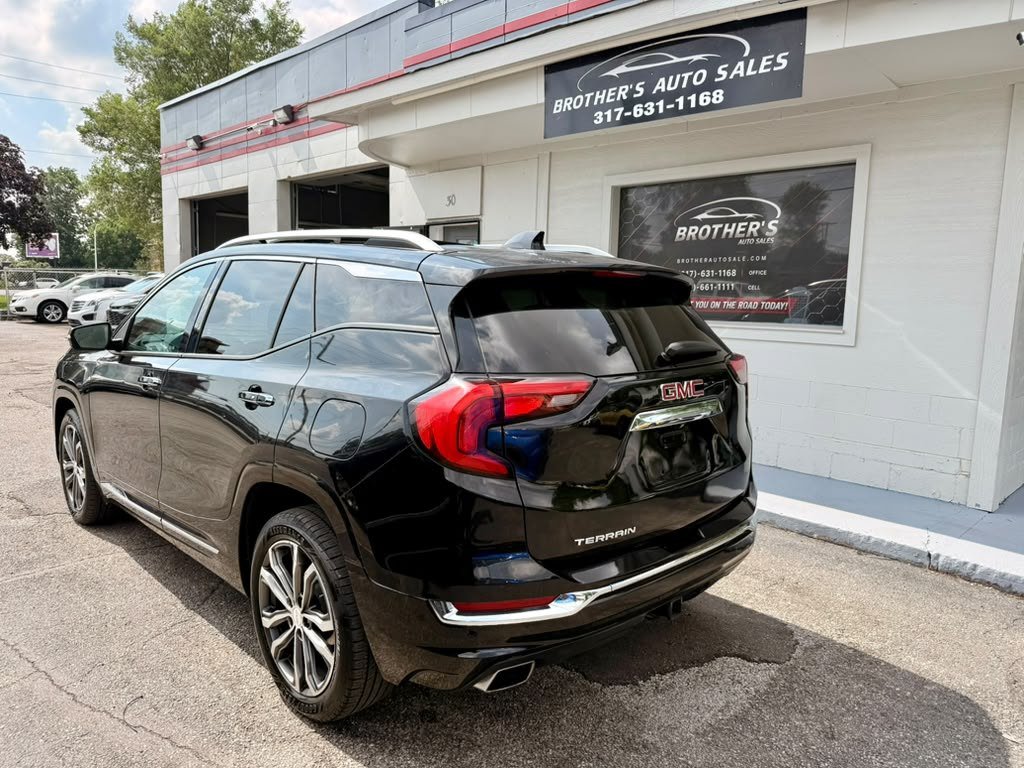Used 2019 GMC Terrain Denali w/ Advanced Safety Package FWD image 9