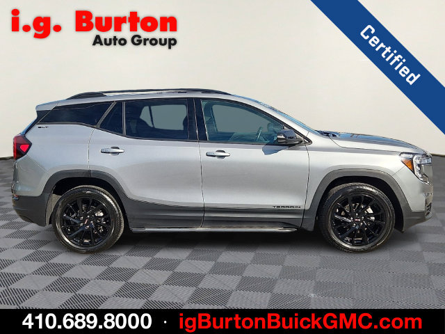 Used 2023 GMC Terrain SLT w/ LPO, 'HIT The Road' Package AWD/4WD image 7