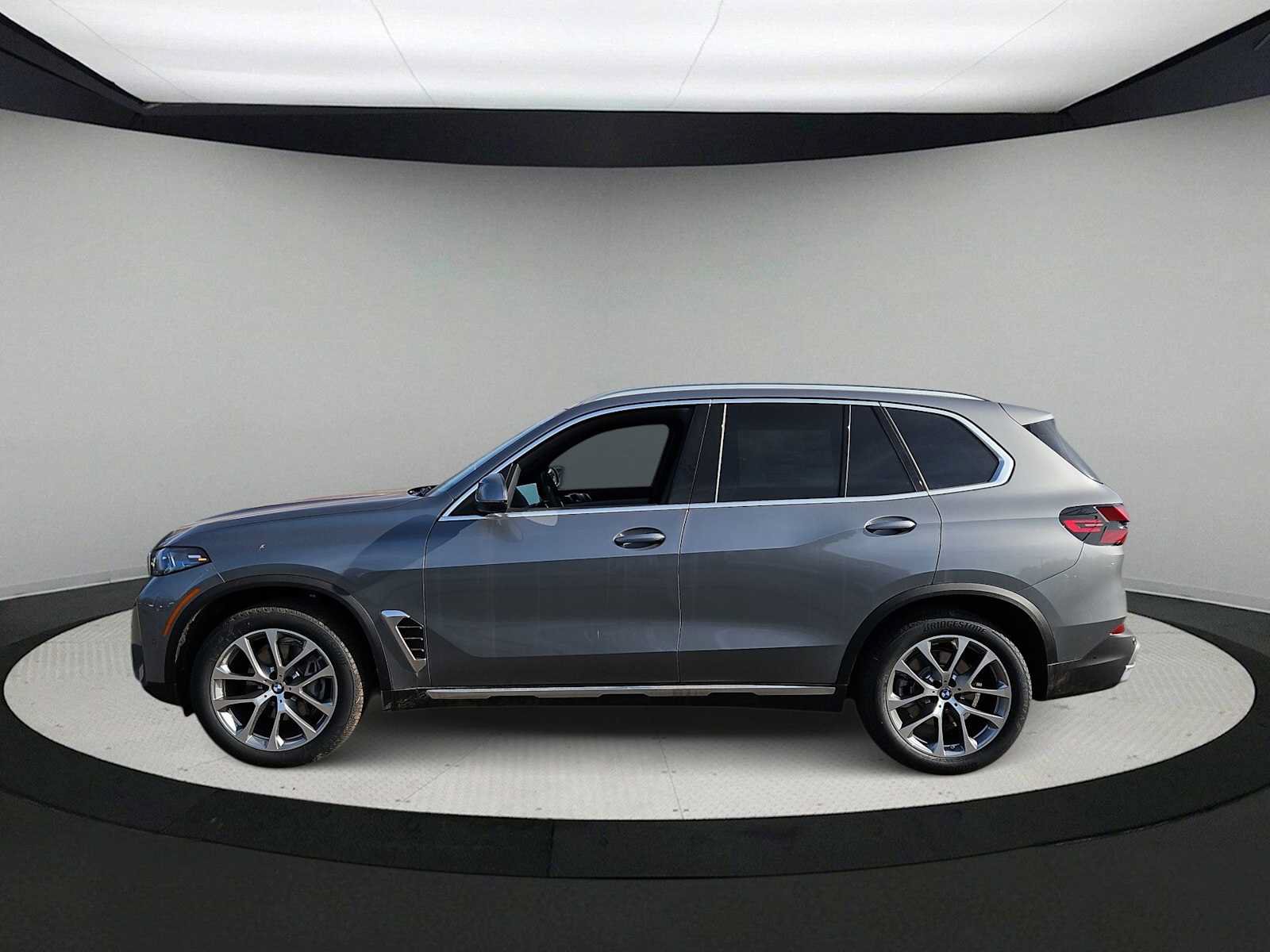 Used 2026 BMW X5 xDrive40i w/ Premium Package AWD/4WD image 5