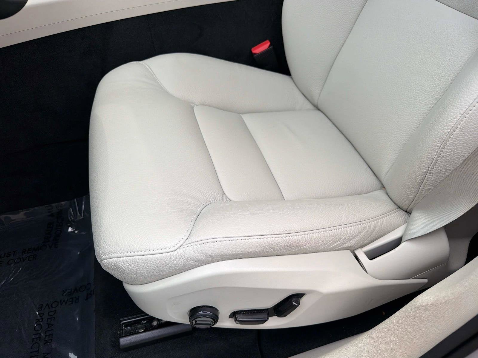 Certified 2024 Volvo XC60 B5 Core w/ Protection Package Premier AWD/4WD image 18