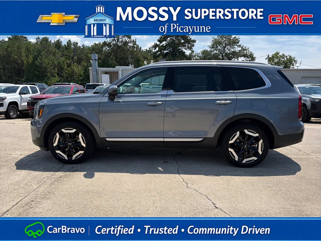Used 2025 Kia Telluride S FWD image 3