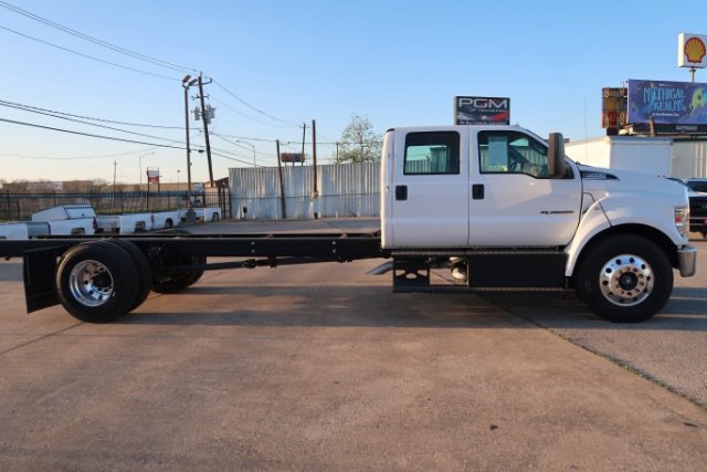 Used 2019 Ford F650 Crew Cab Chassis 254 WB RWD image 4