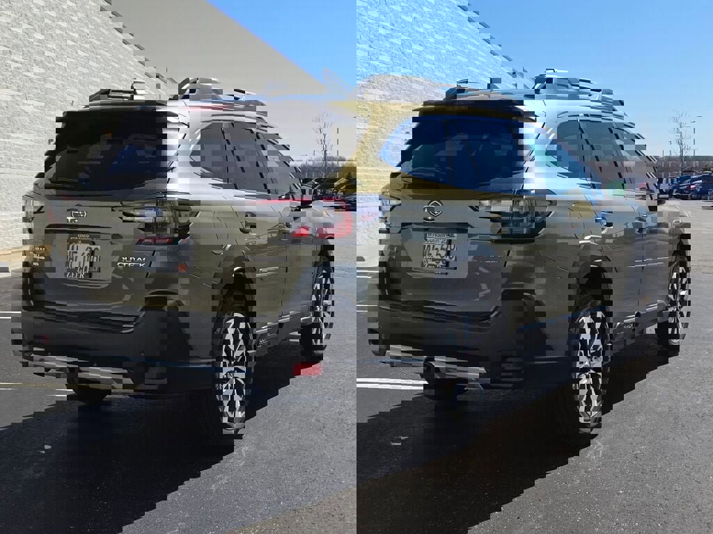 New 2025 Subaru Outback Limited image 13