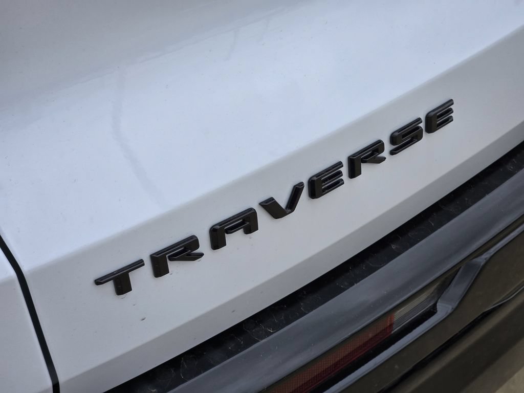 New 2026 Chevrolet Traverse RS w/ LPO, Floor Liner Package FWD image 8