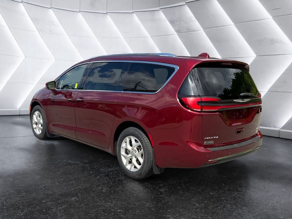 Used 2021 Chrysler Pacifica Touring-L AWD/4WD image 4