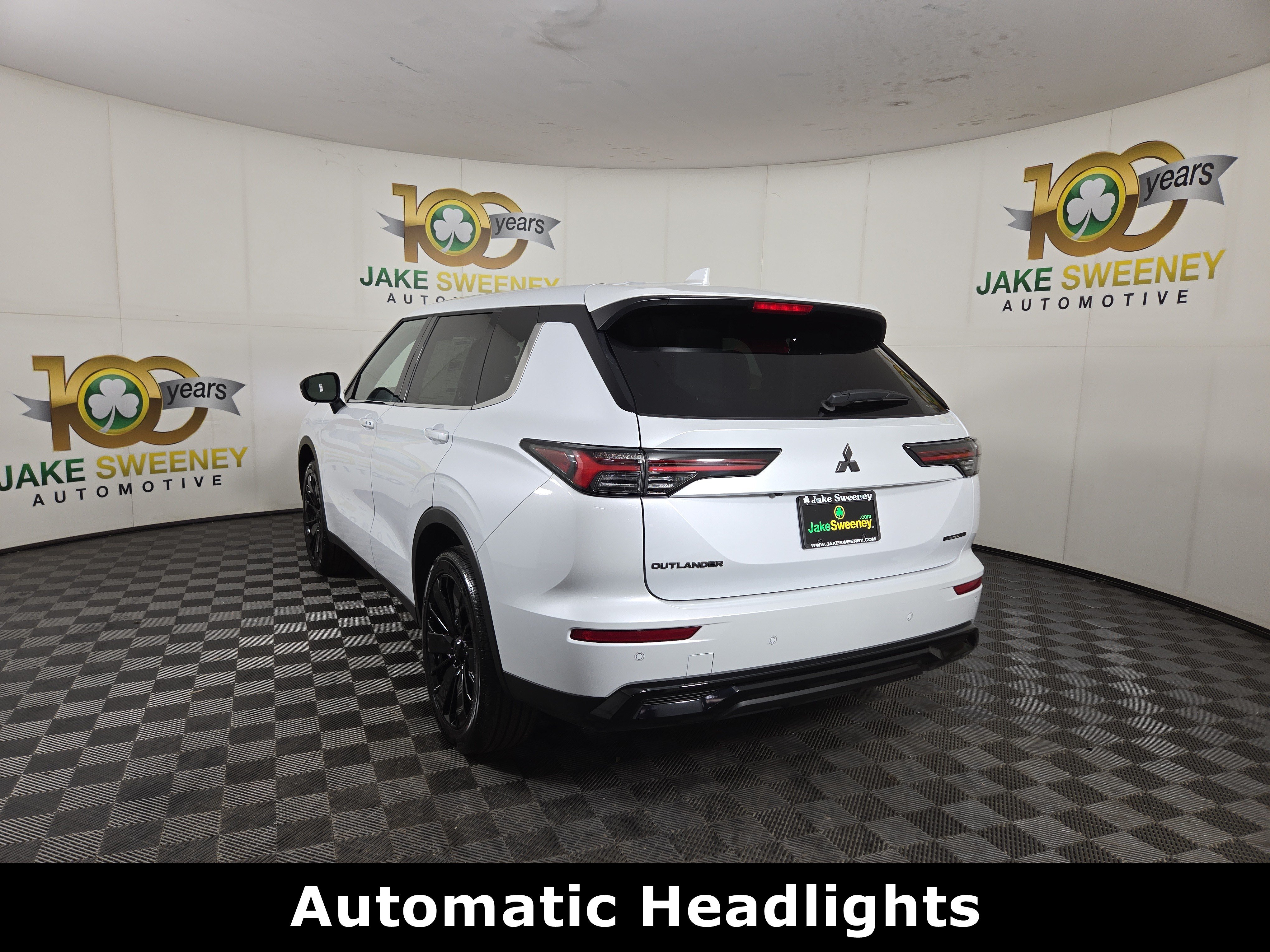 New 2026 Mitsubishi Outlander LE AWD/4WD image 5