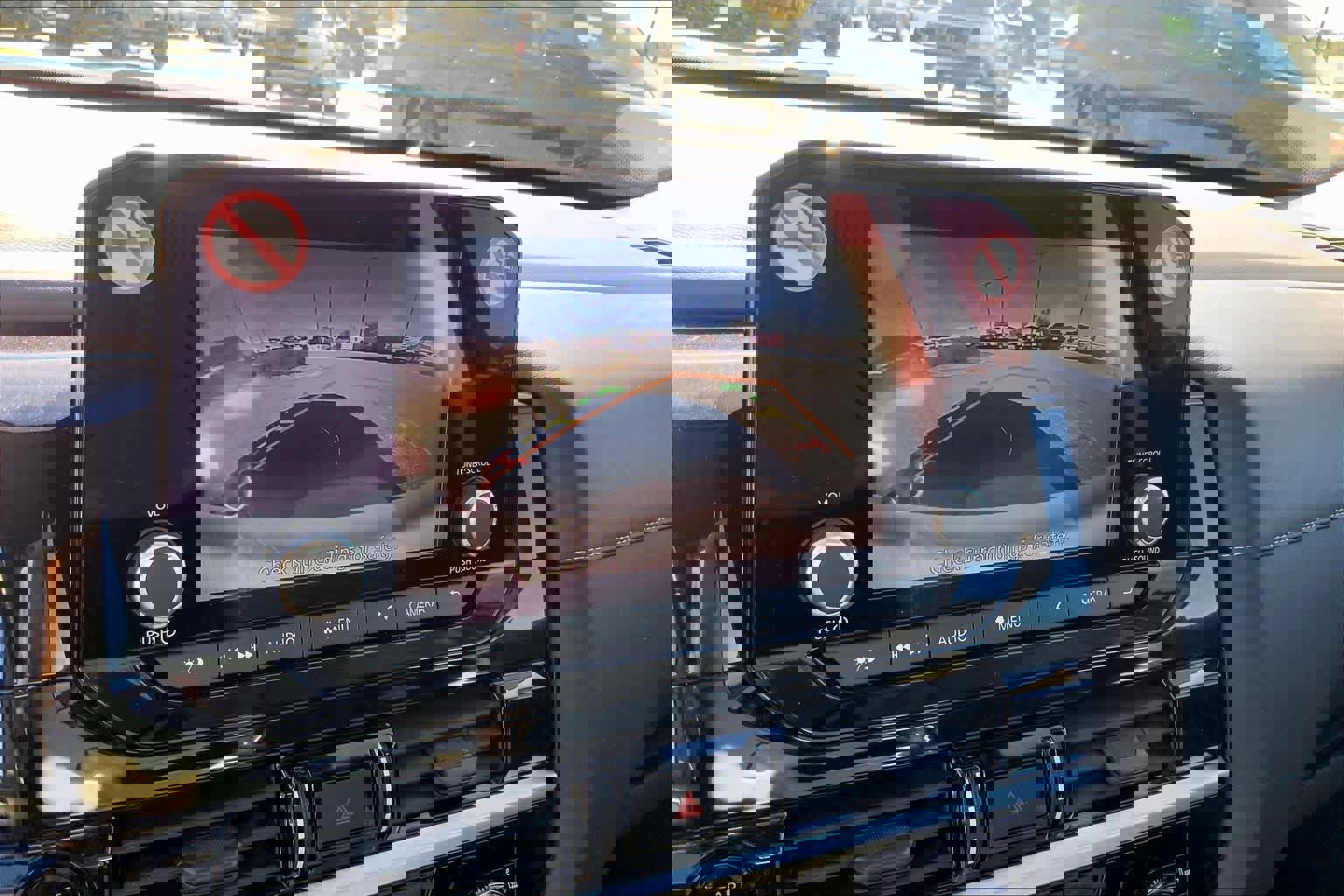 Used 2025 Nissan Pathfinder SV image 26