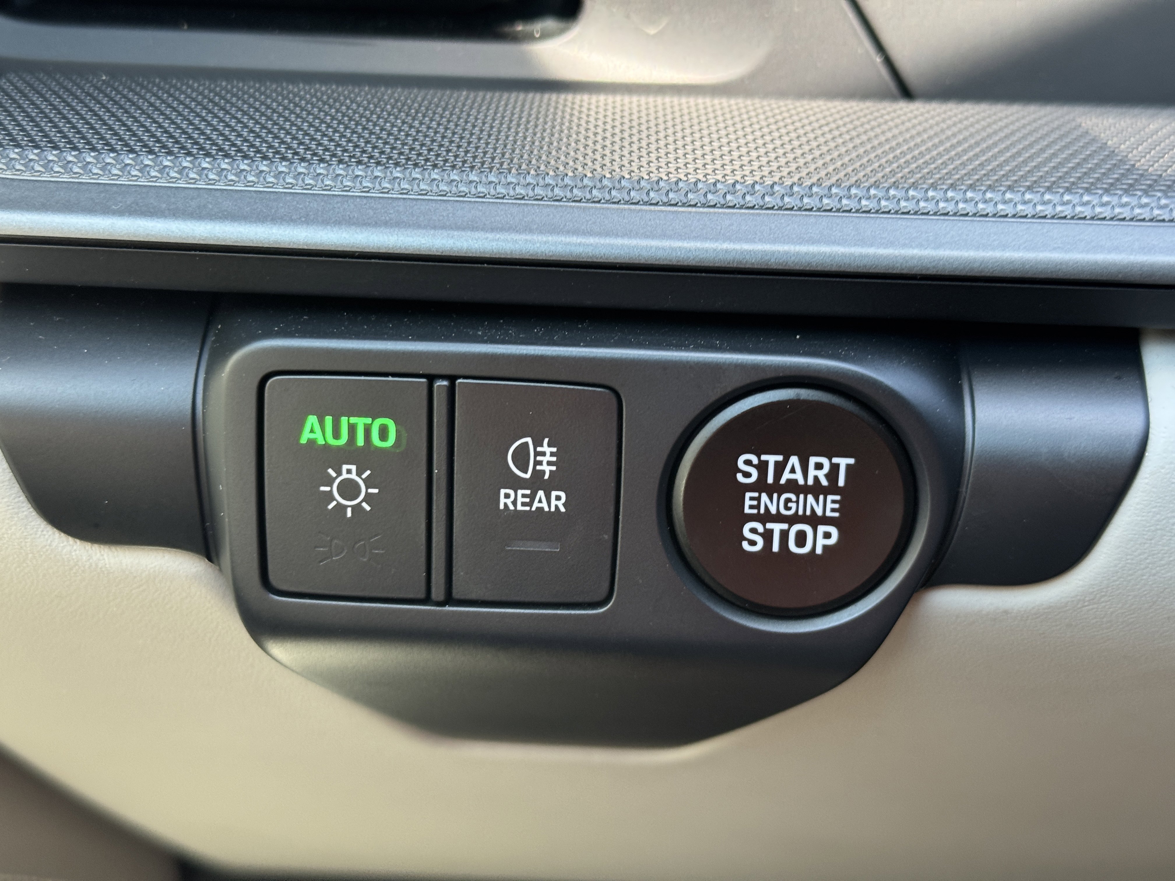 Certified 2025 Porsche 911 Carrera image 24