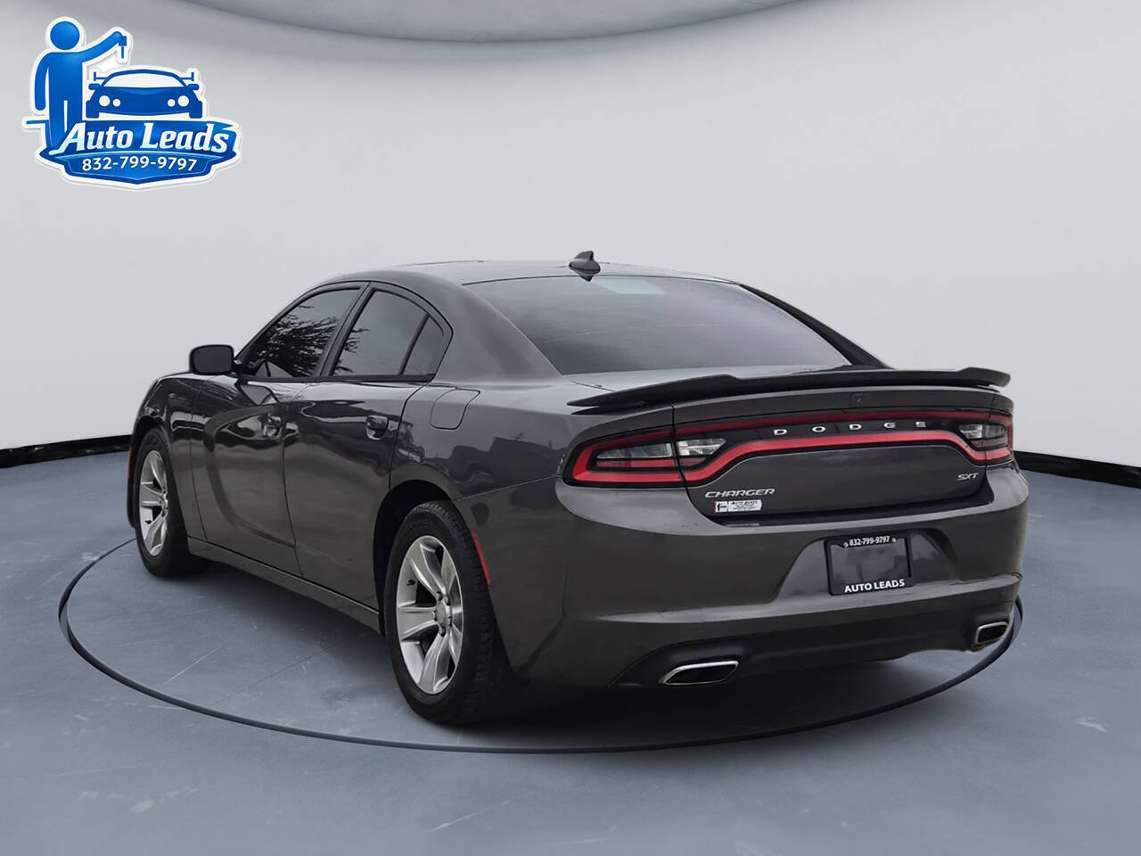Used 2015 Dodge Charger SXT RWD image 6