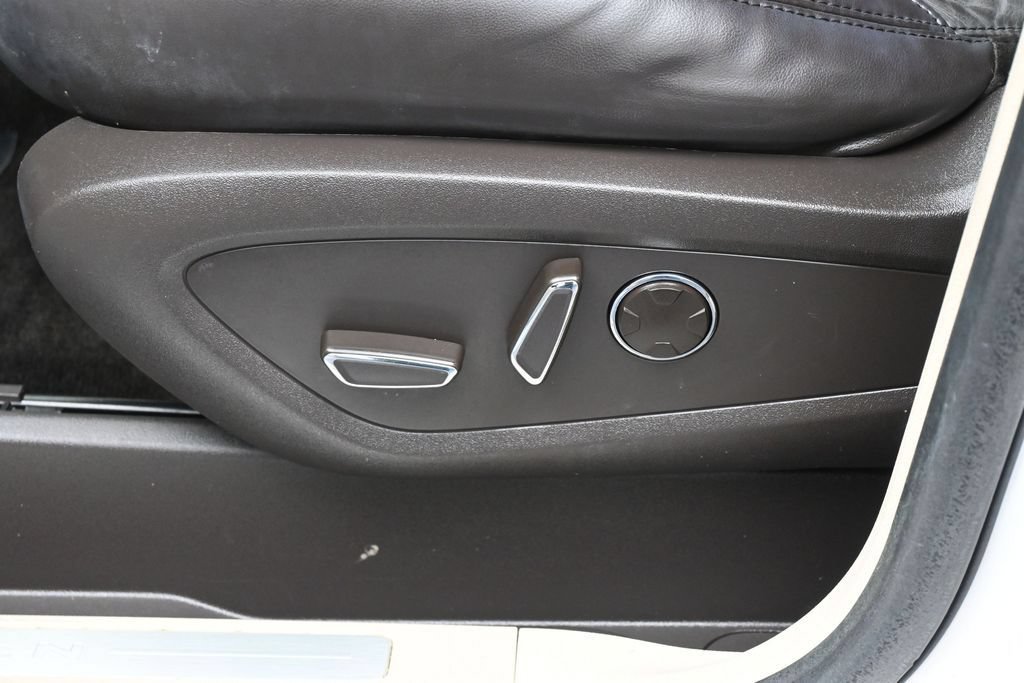 Used 2019 Lincoln MKC Select w/ Select Plus Package FWD image 12