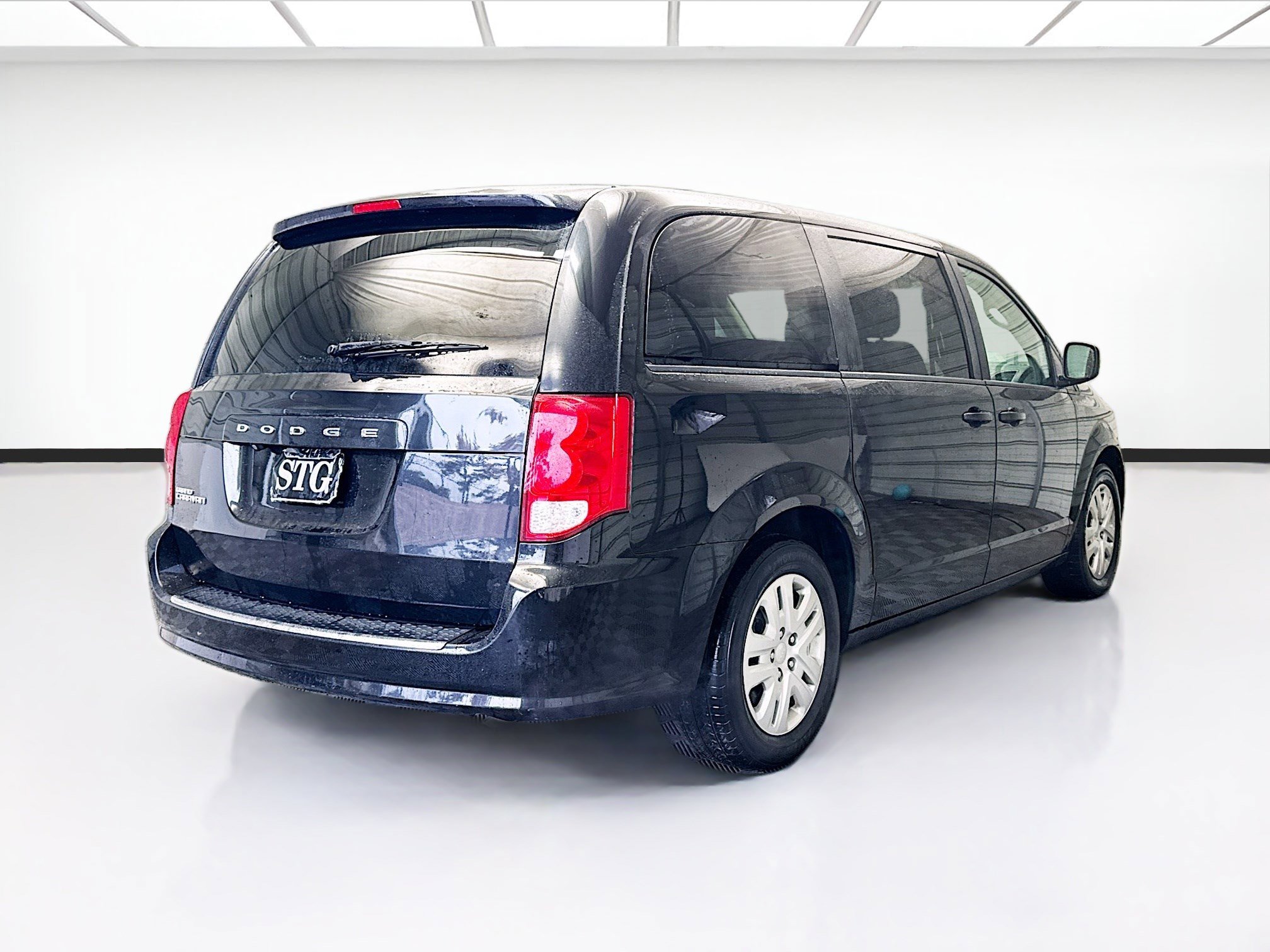 Used 2020 Dodge Grand Caravan SE image 4
