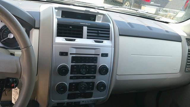 Used 2009 Mercury Mariner Premier FWD image 7