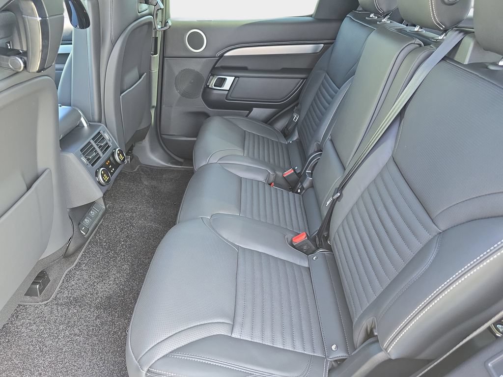 New 2026 Land Rover Discovery Limited Edition AWD/4WD image 16
