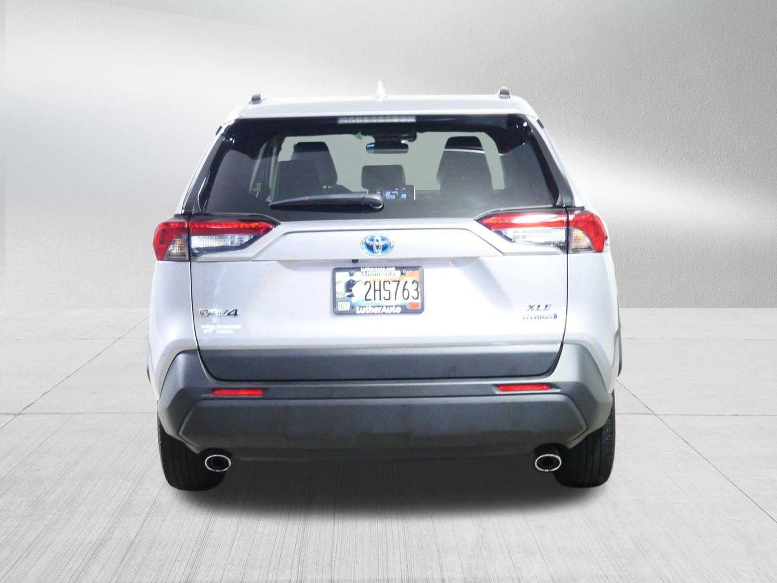 Used 2021 Toyota RAV4 XLE Premium AWD/4WD image 6