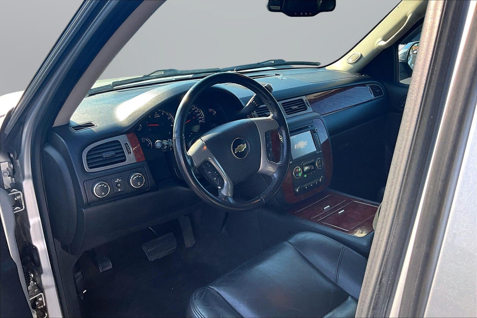 Used 2014 Chevrolet Tahoe LTZ AWD/4WD image 21
