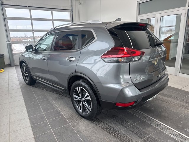 Used 2018 Nissan Rogue SL image 3