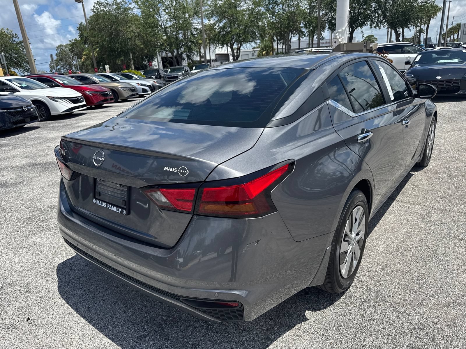 Used 2024 Nissan Altima 2.5 S FWD image 12